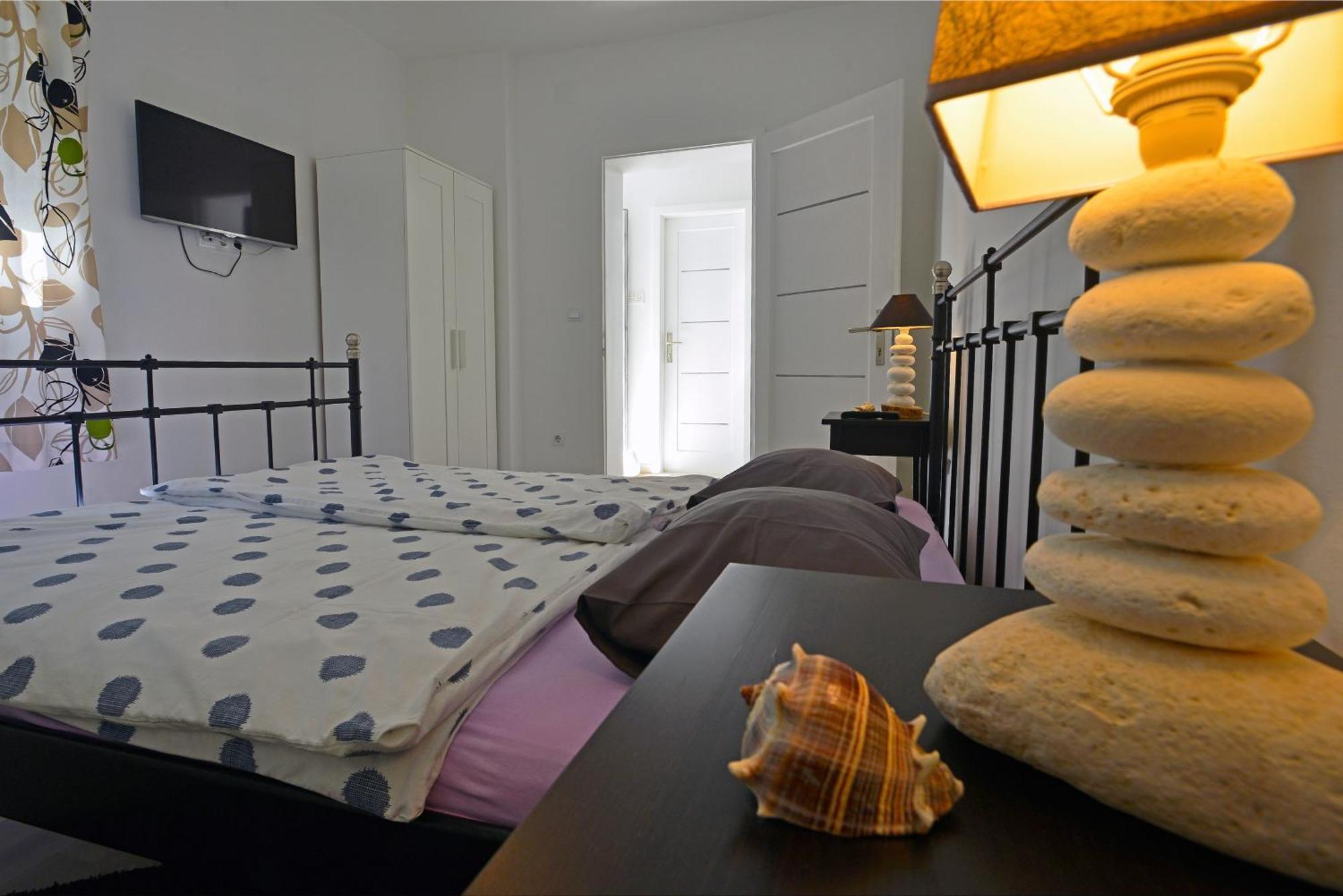 Terrace Apartment Хвар Экстерьер фото