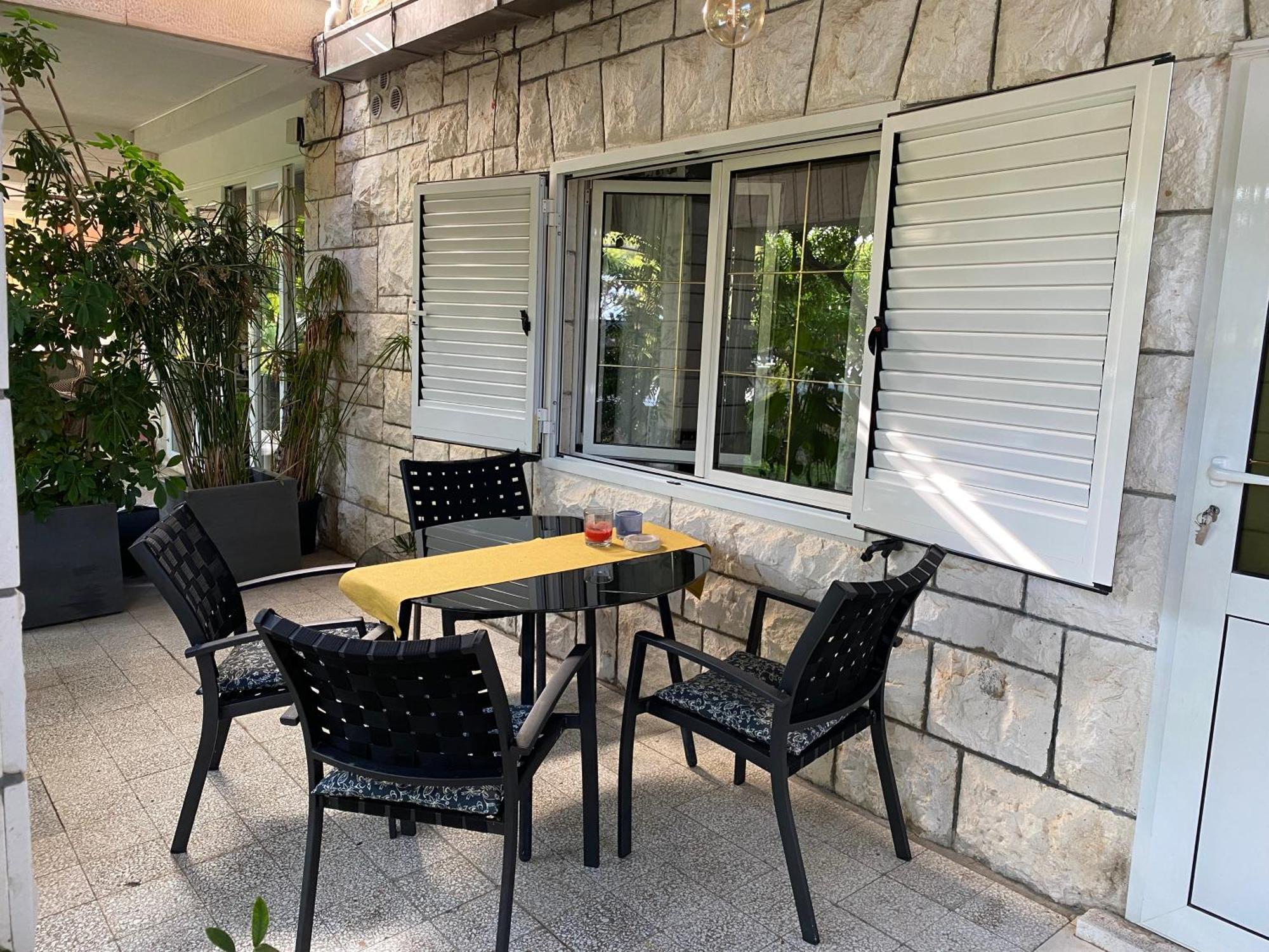 Terrace Apartment Хвар Экстерьер фото